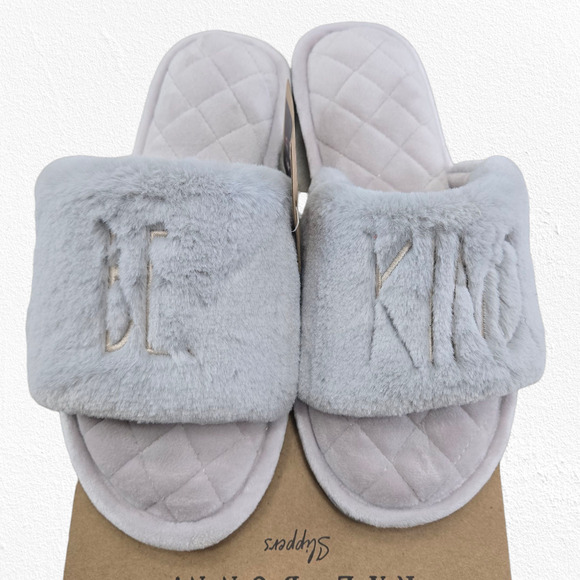 Rae Dunn Be Kind Slippers Gray Faux Fur Quilted Slide House Shoes Size Small 5-6 - Picture 1 of 11